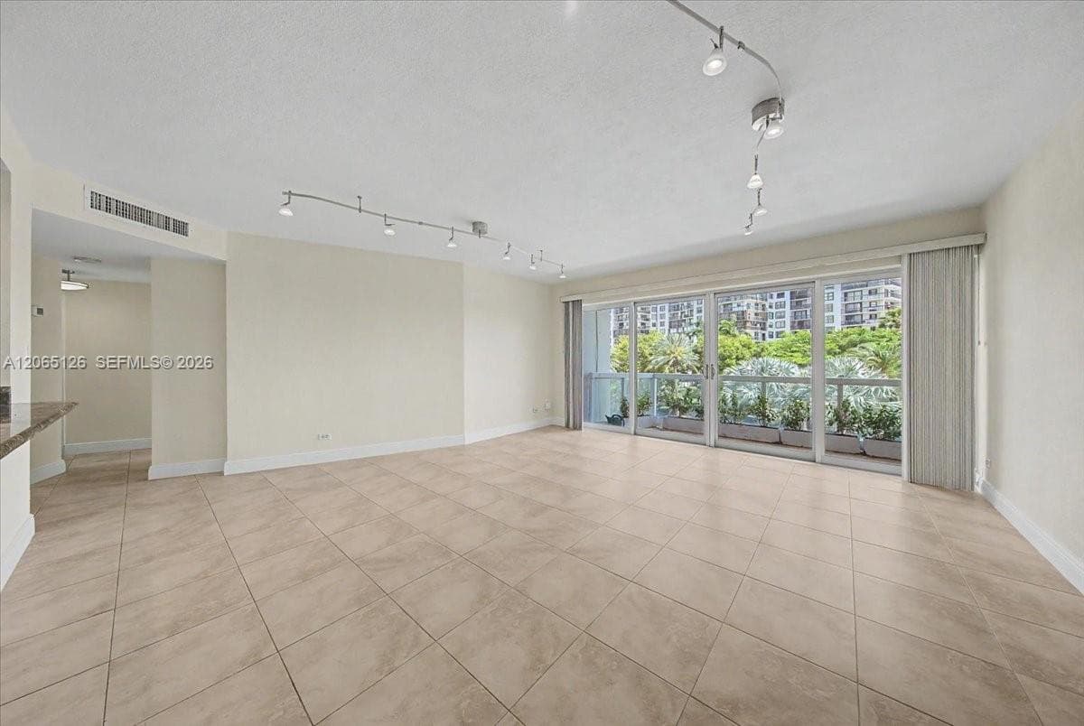 2451 Brickell Ave 4F photo 5