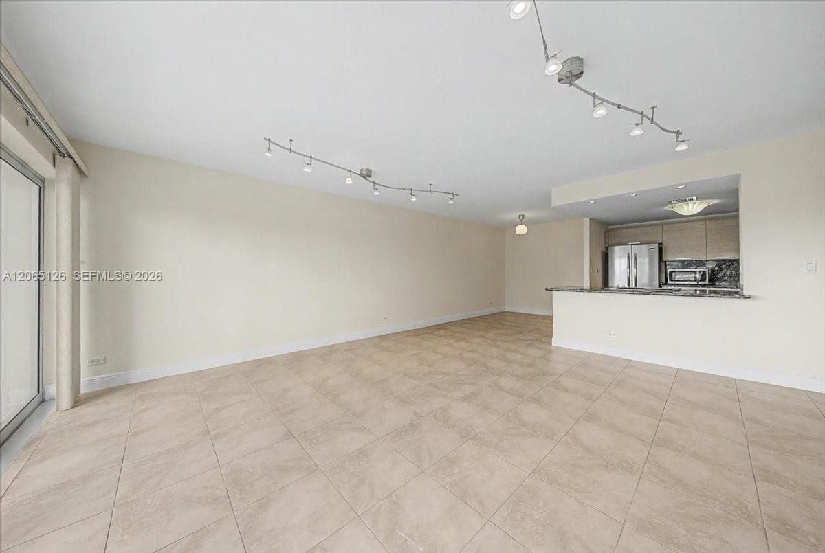 2451 Brickell Ave 4F photo 4