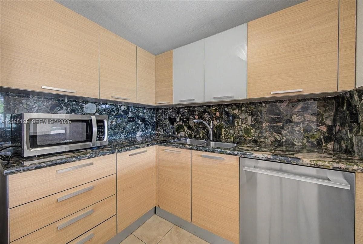 2451 Brickell Ave 4F photo 8