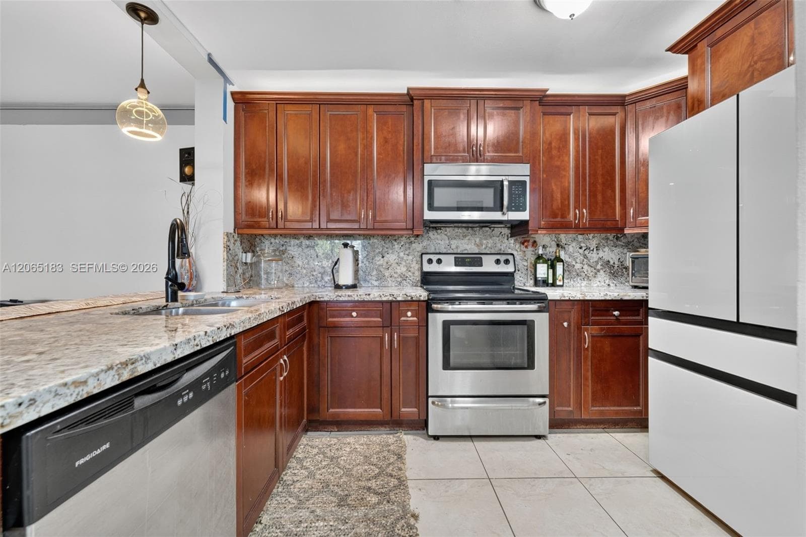3007 N Oakland Forest Dr 107 photo 2