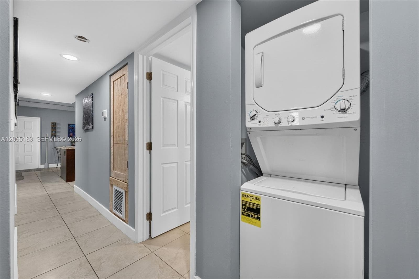 3007 N Oakland Forest Dr 107 photo 22