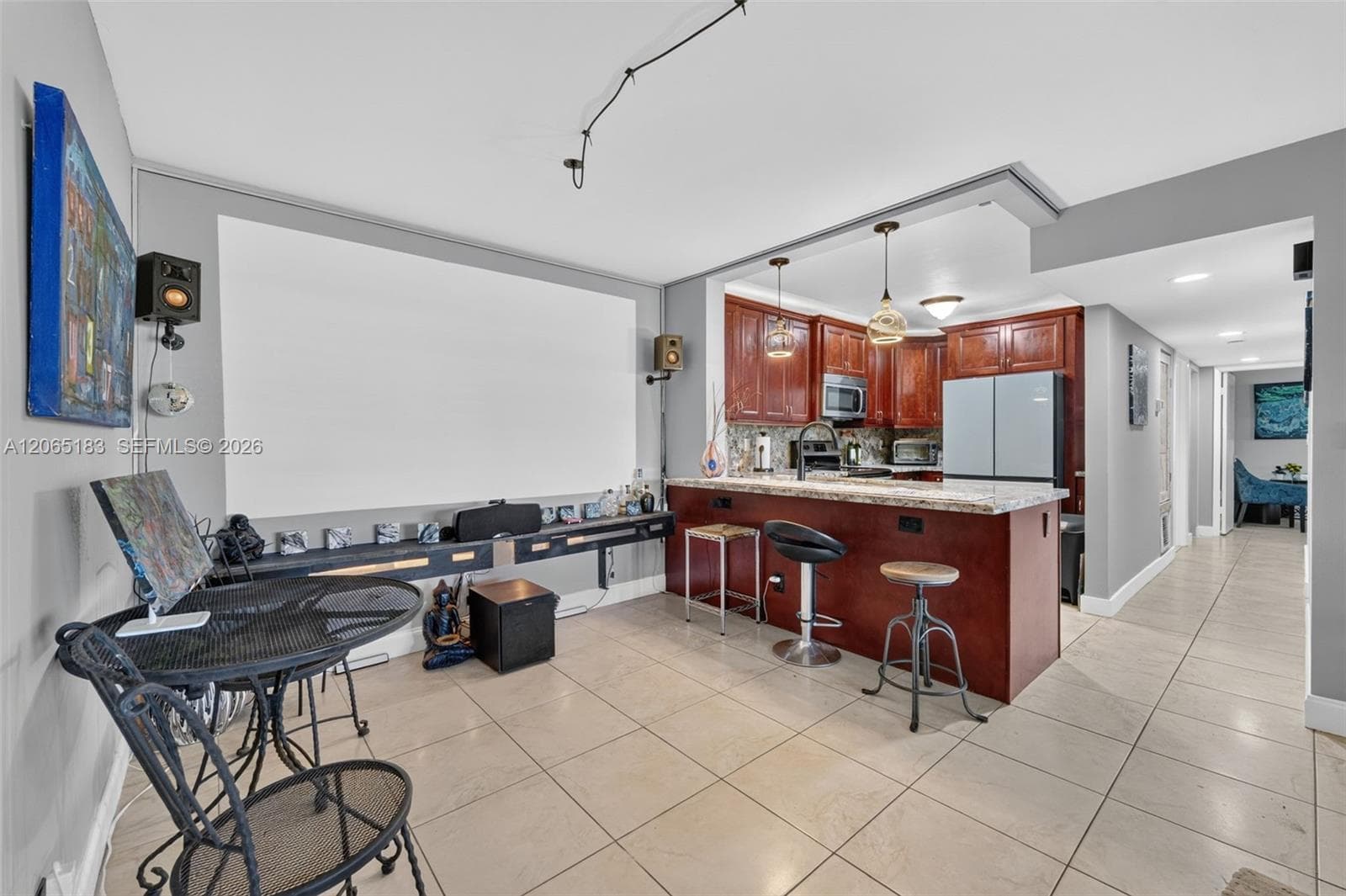 3007 N Oakland Forest Dr 107 photo 4