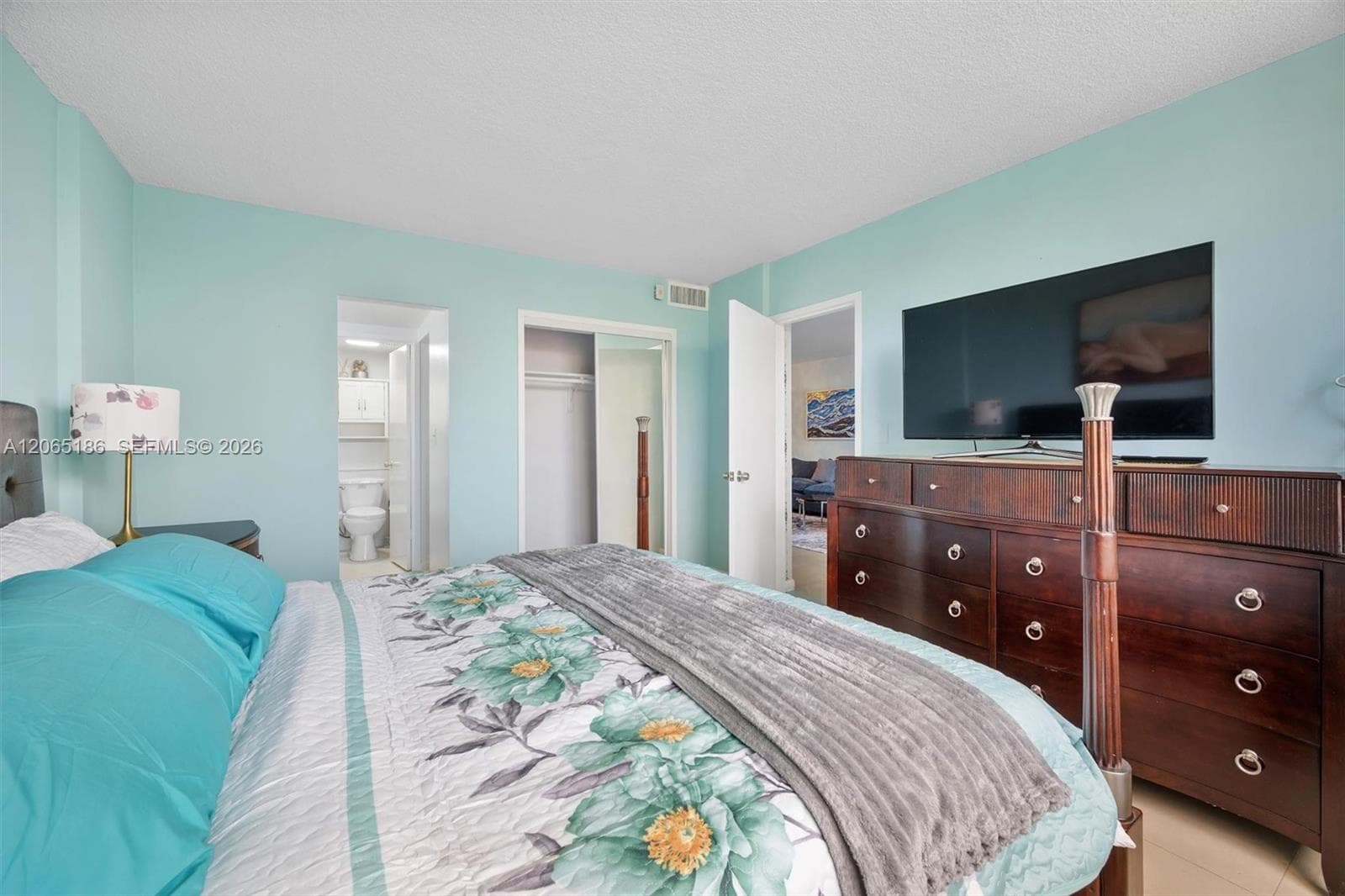 3660 NE 166th St 307 photo 13