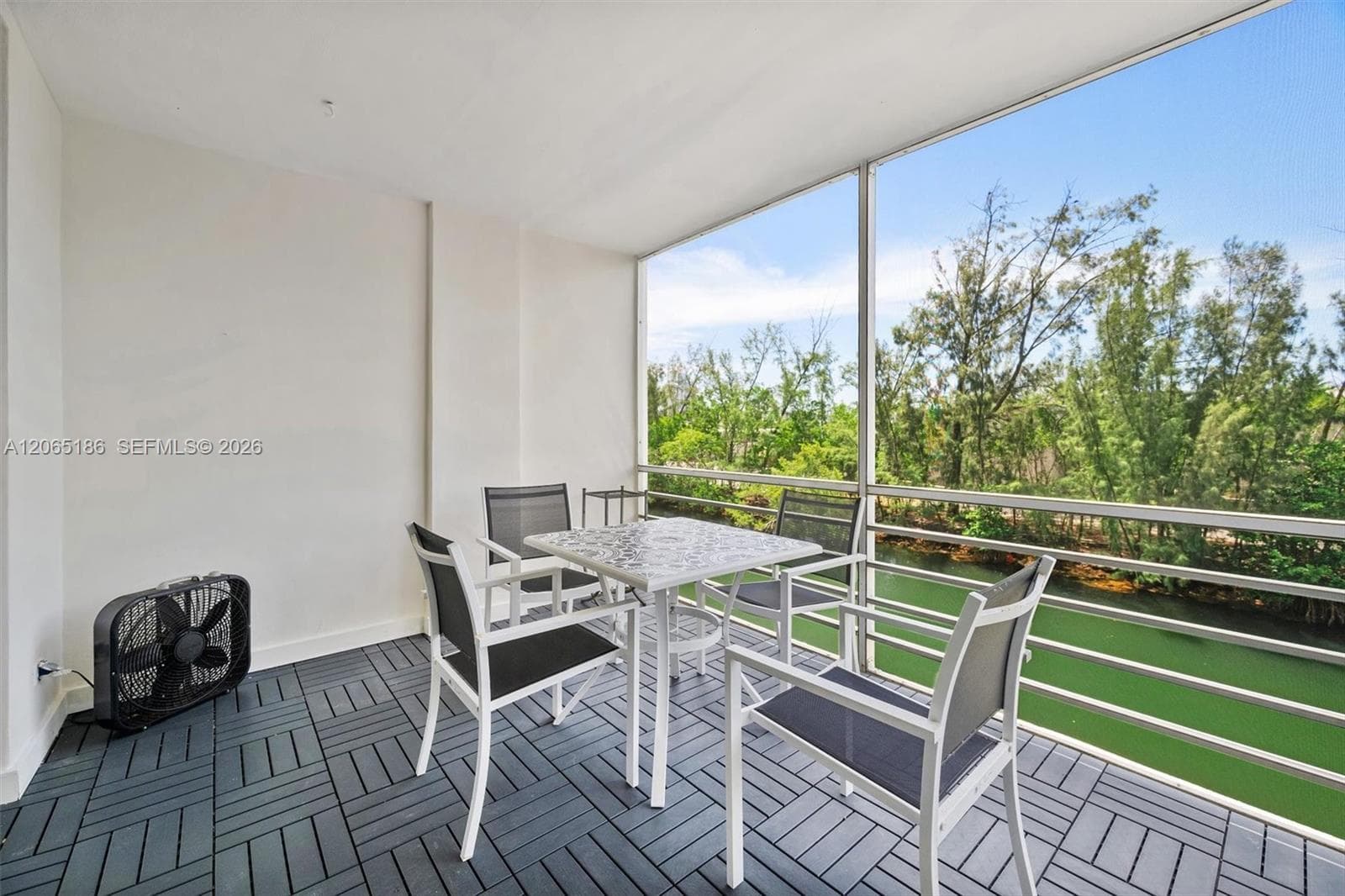 3660 NE 166th St 307 photo 16
