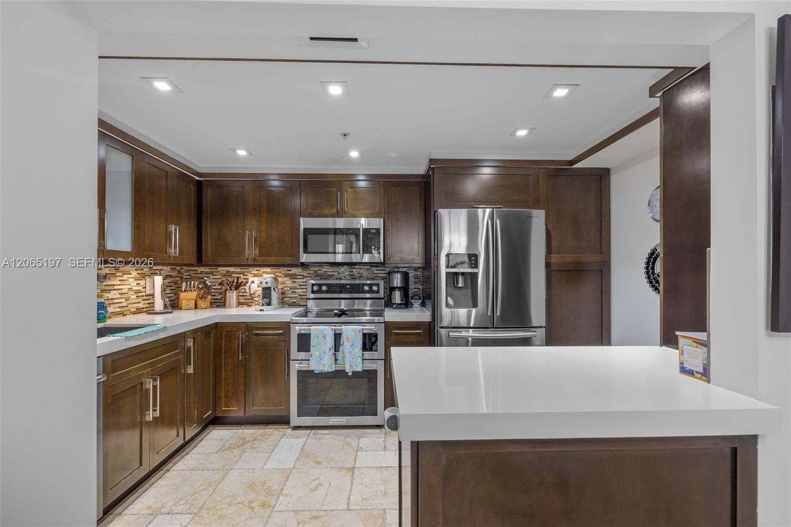 2625 Collins Ave 402 photo 13