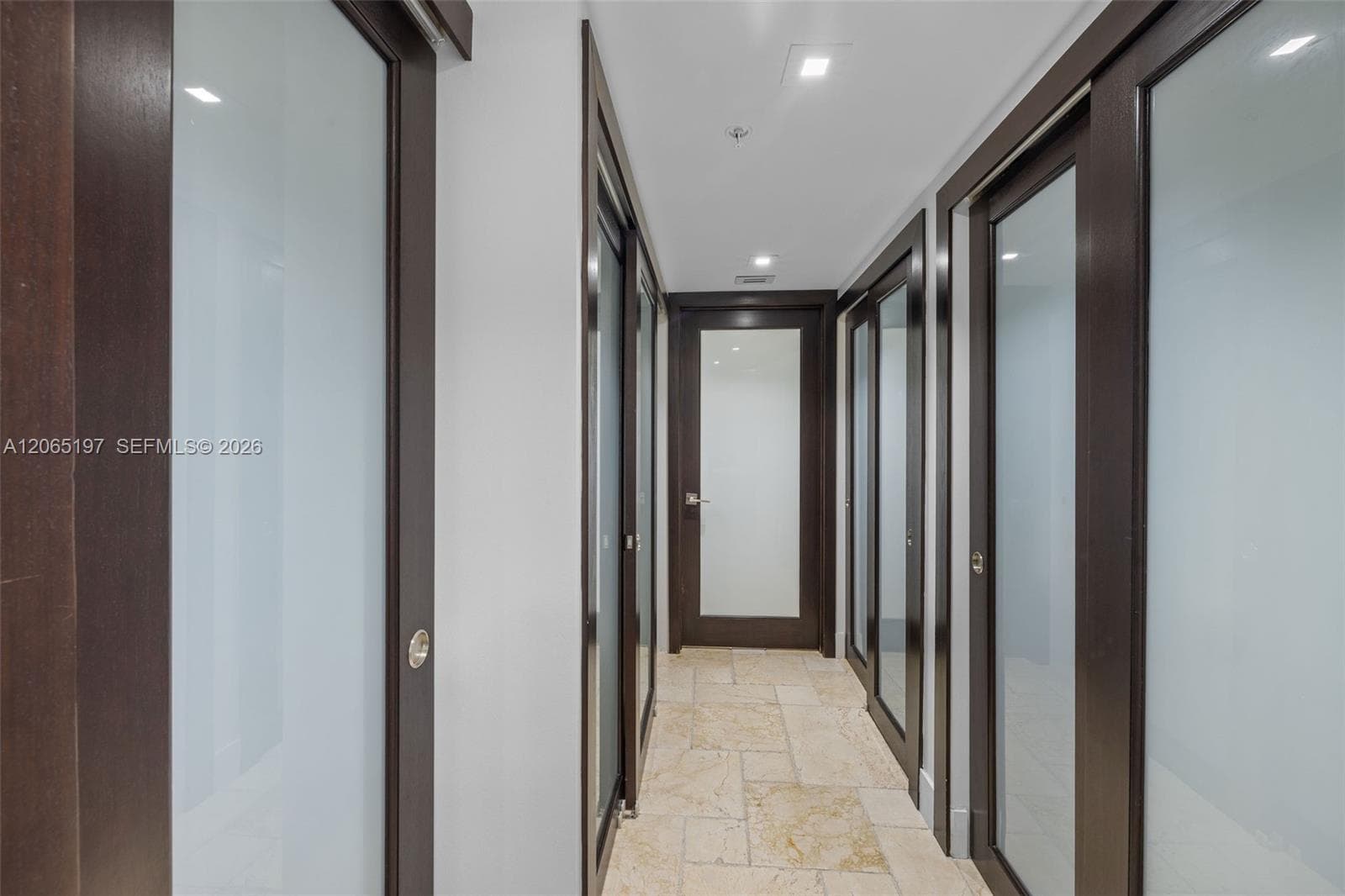 2625 Collins Ave 402 photo 22
