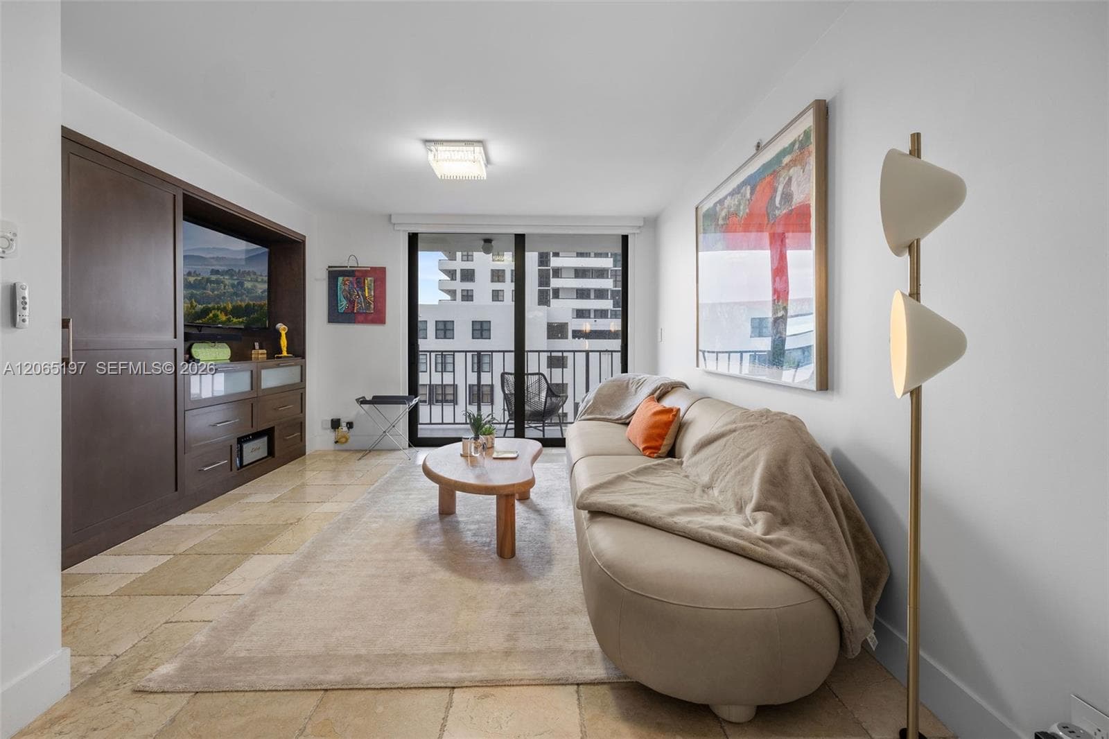 2625 Collins Ave 402 photo 3