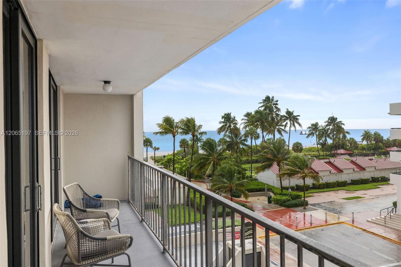 2625 Collins Ave 402 photo 1