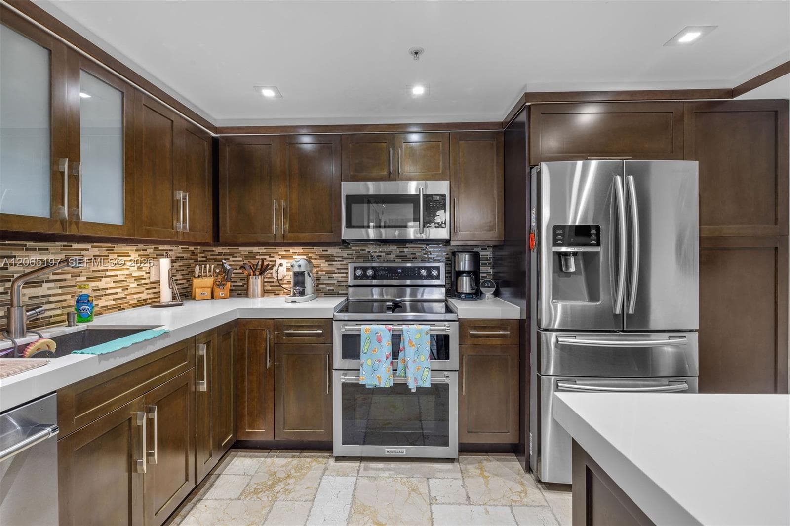 2625 Collins Ave 402 photo 10