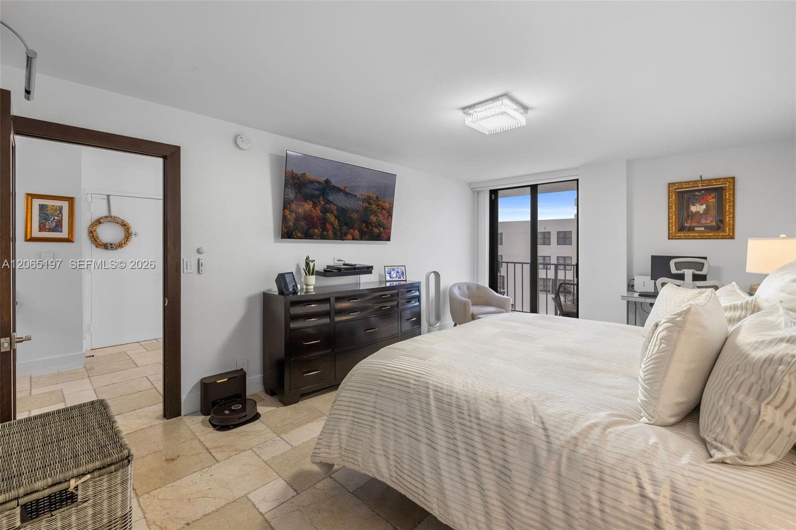 2625 Collins Ave 402 photo 14