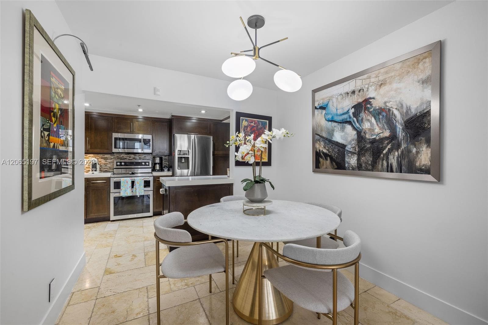 2625 Collins Ave 402 photo 8