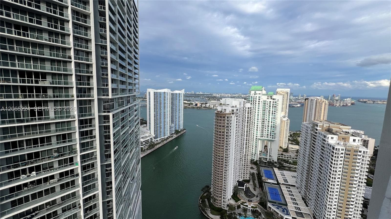 495 Brickell Ave 4308 photo 1