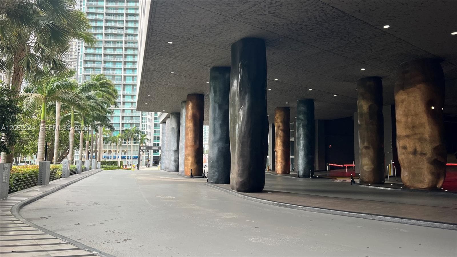 495 Brickell Ave 4308 photo 4