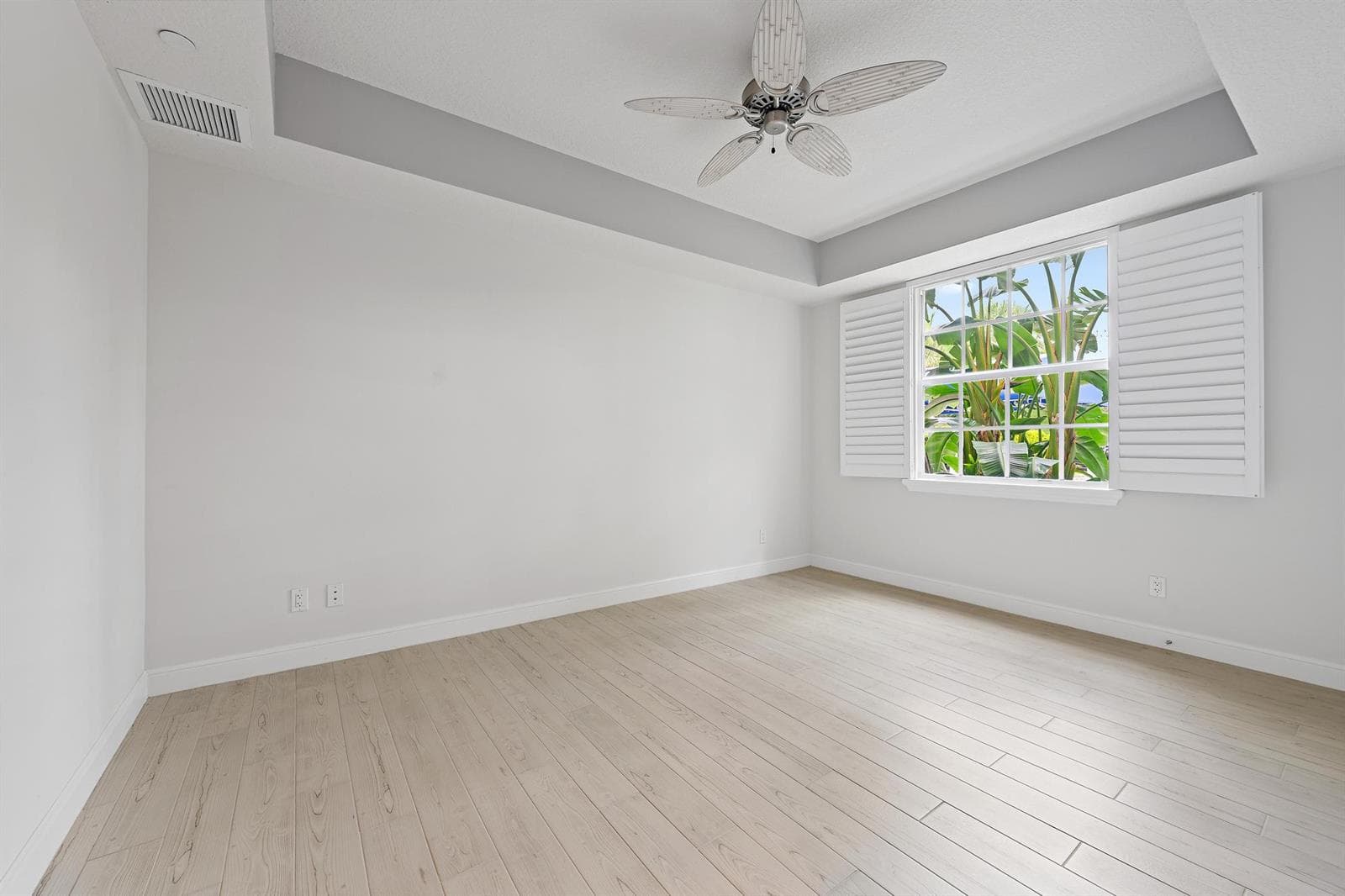 411 Bay Colony Drive N photo 12