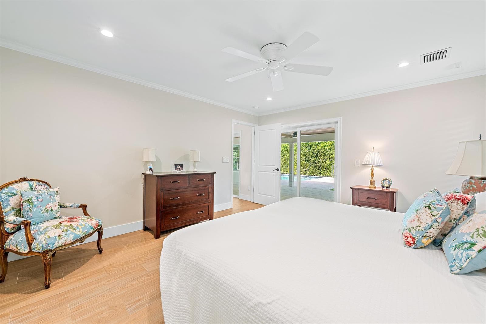 11785 Lake Shore Place photo 22