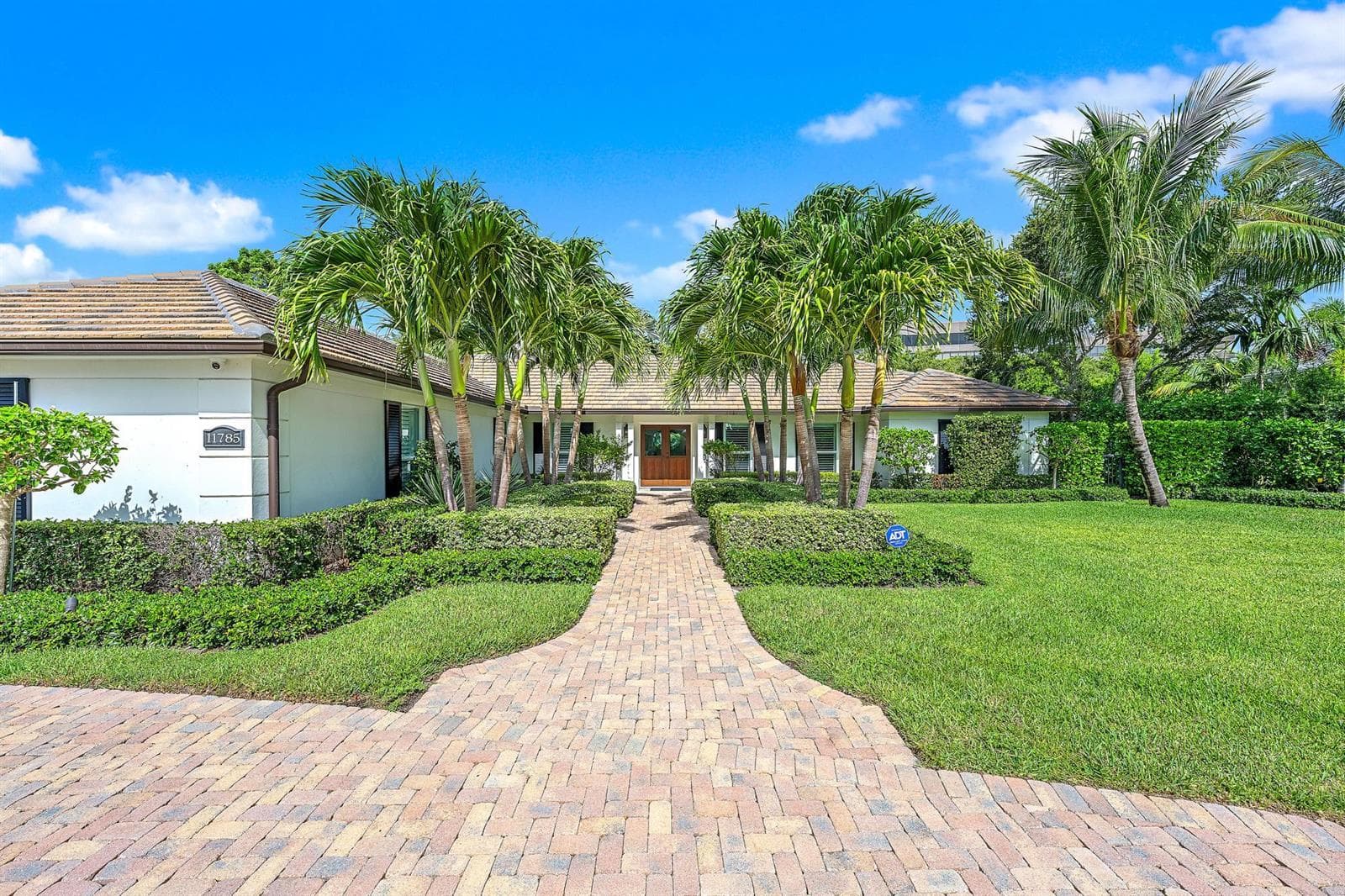 11785 Lake Shore Place photo 1