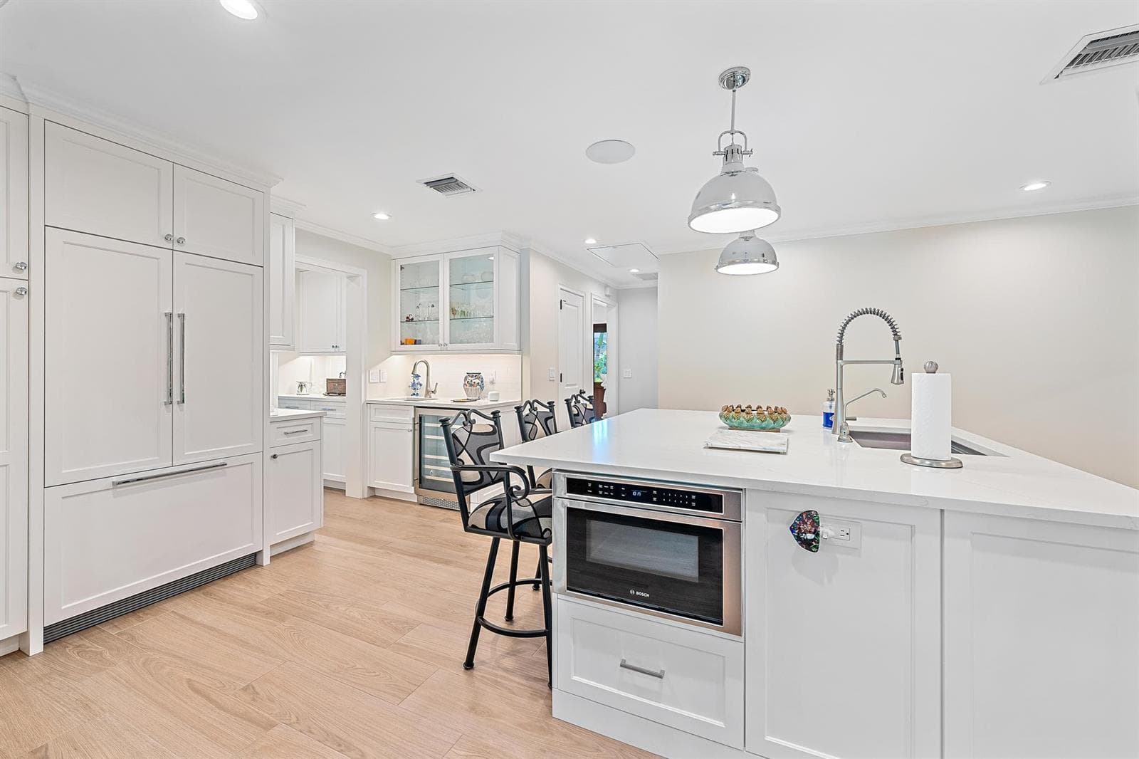 11785 Lake Shore Place photo 9