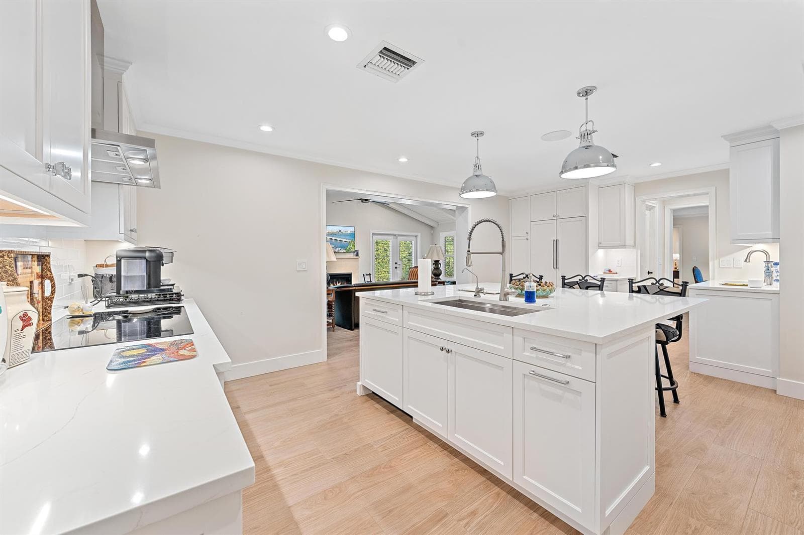 11785 Lake Shore Place photo 8