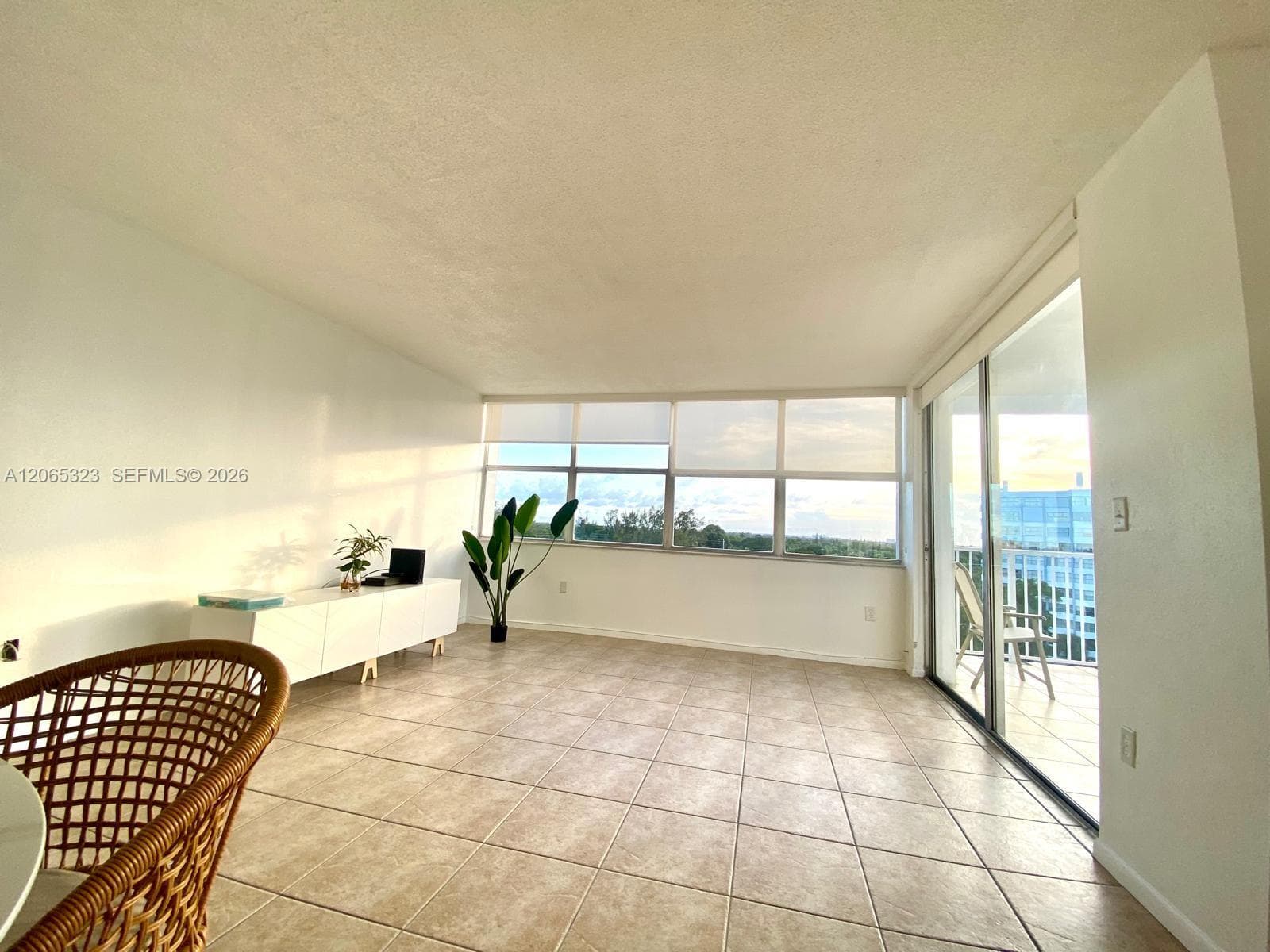 1300 NE Miami Gardens Dr 713E photo 5