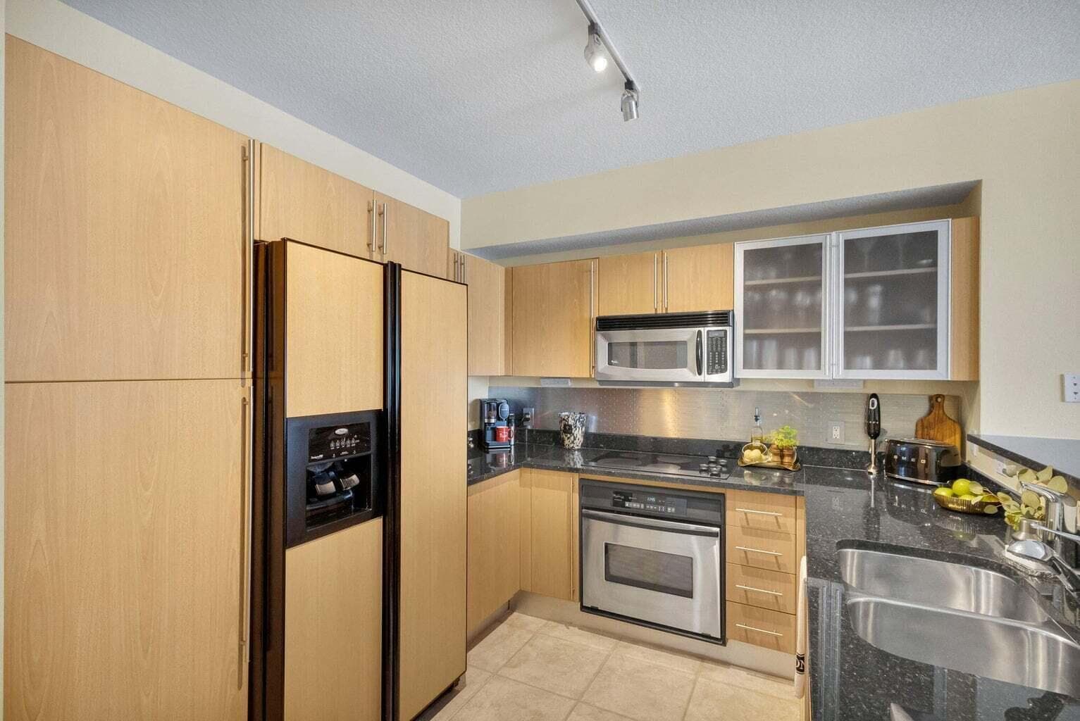 1551 N Flagler Drive 804 photo 13