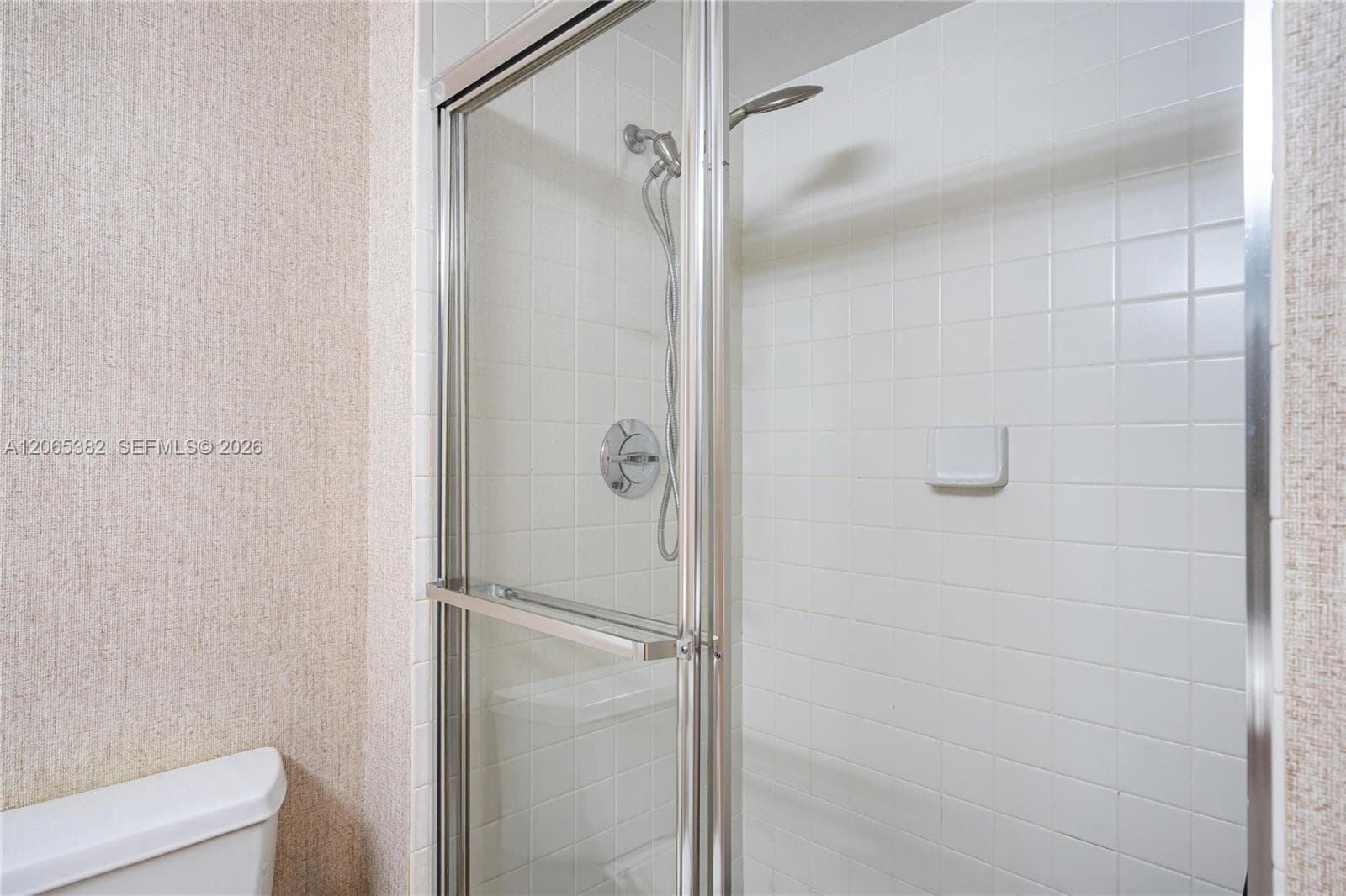 20185 E Country Club Dr 604 photo 23