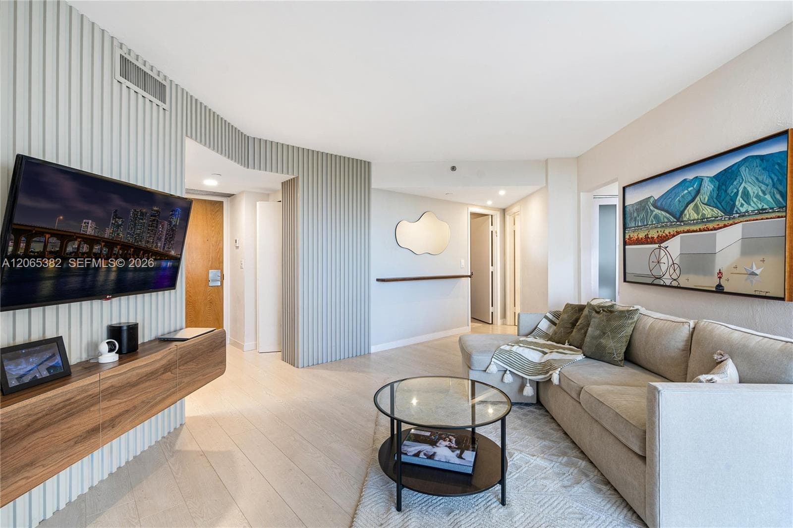 20185 E Country Club Dr 604 photo 2