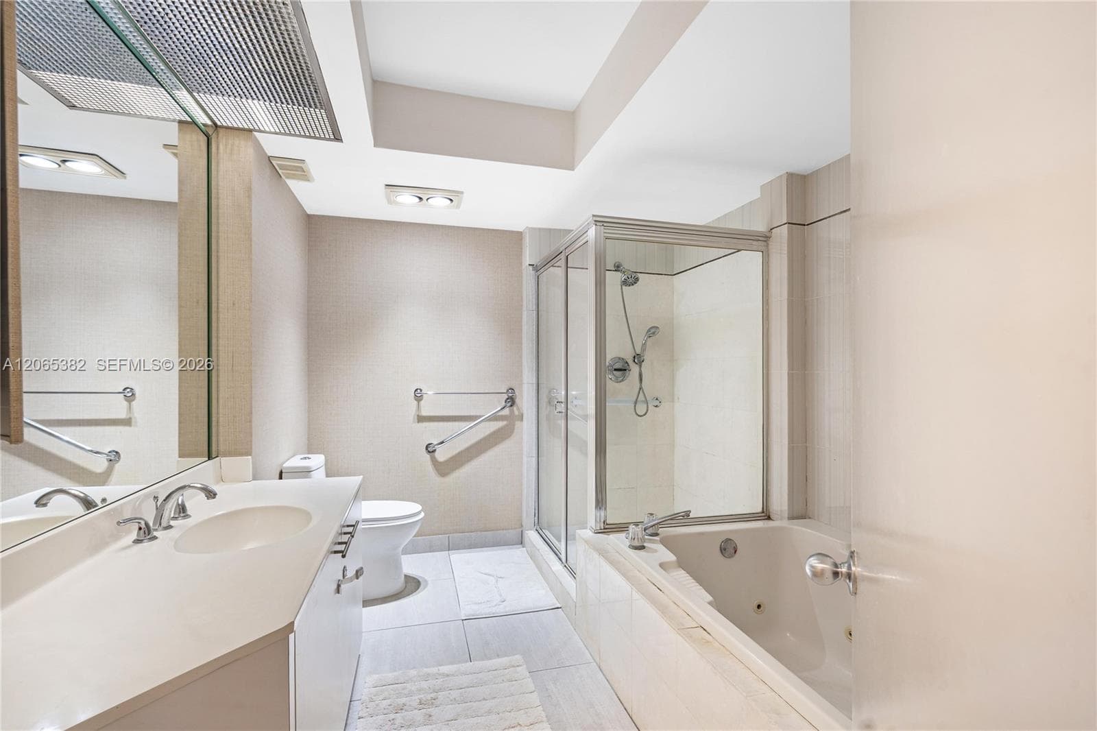 20185 E Country Club Dr 604 photo 13