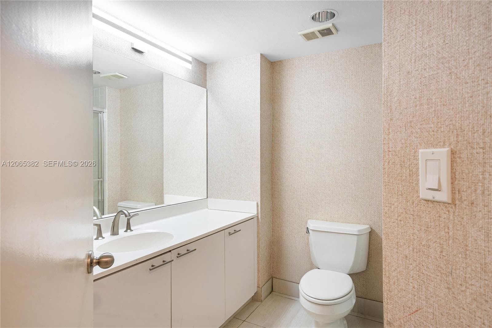20185 E Country Club Dr 604 photo 22