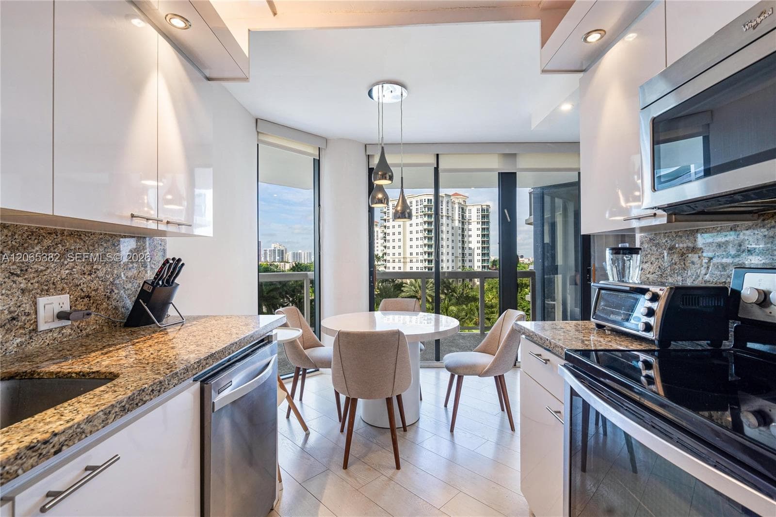 20185 E Country Club Dr 604 photo 7