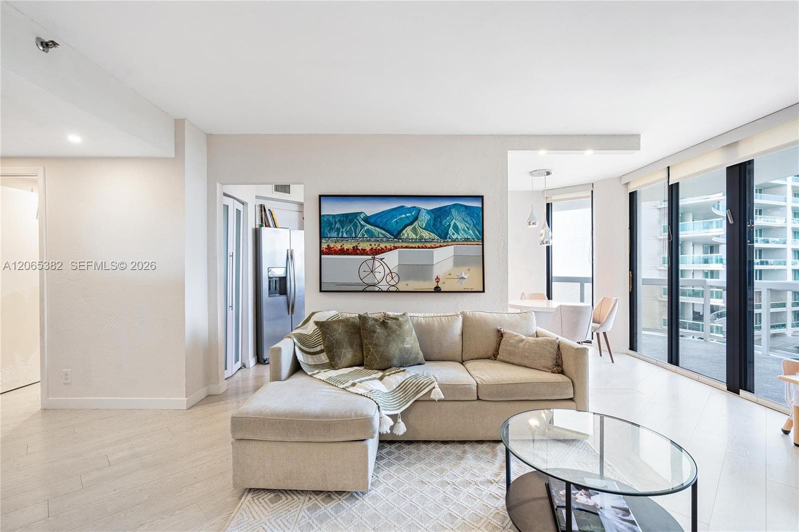 20185 E Country Club Dr 604 photo 3