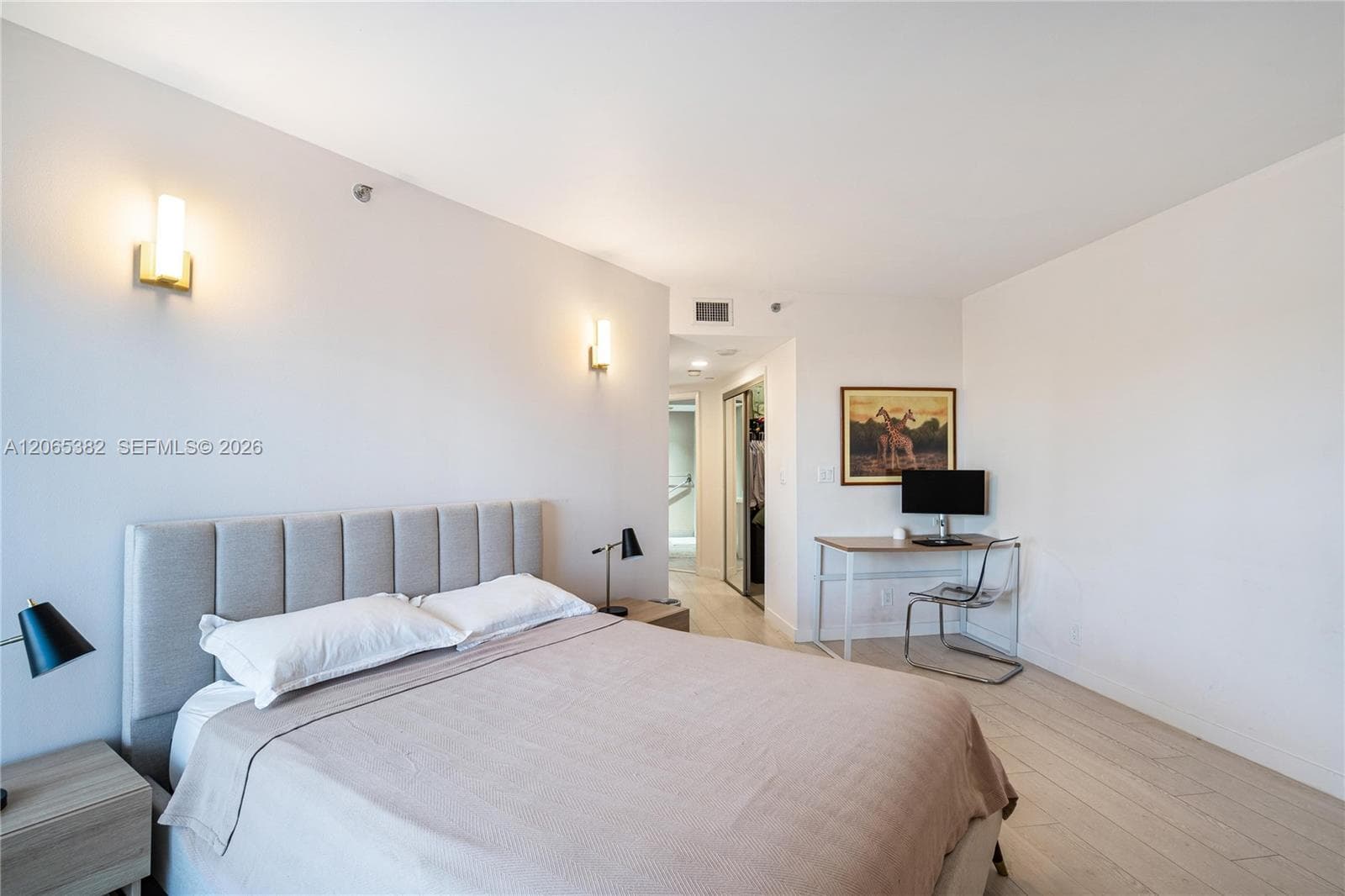 20185 E Country Club Dr 604 photo 11