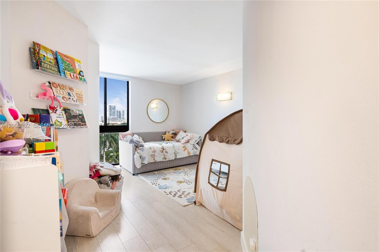 20185 E Country Club Dr 604 photo 19