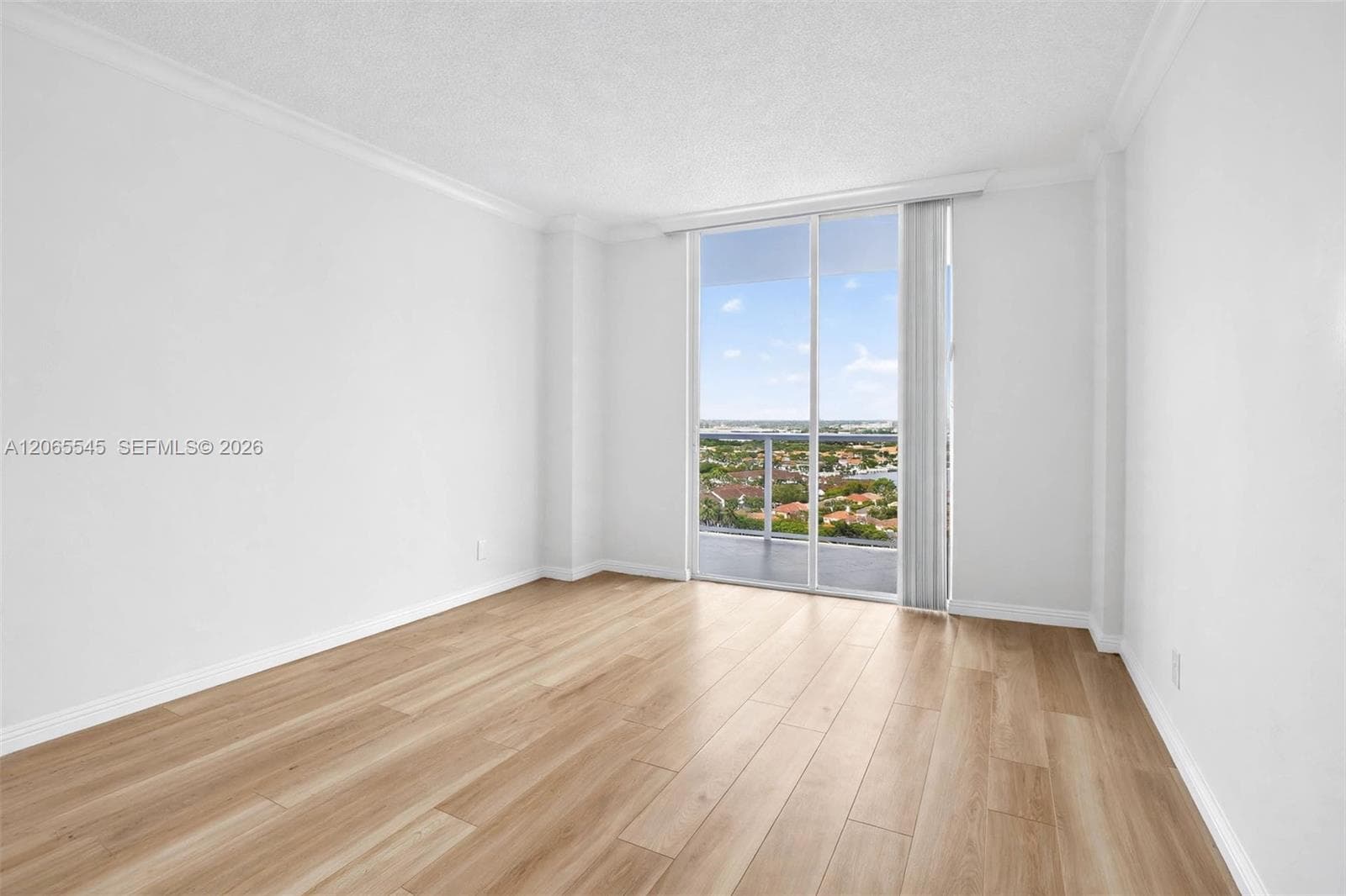 20281 E Country Club Dr 1801 photo 11
