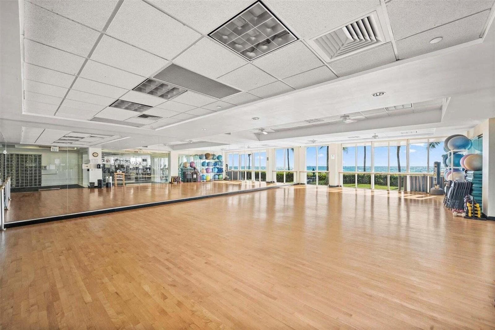 16500 Collins Avenue 1751 photo 20