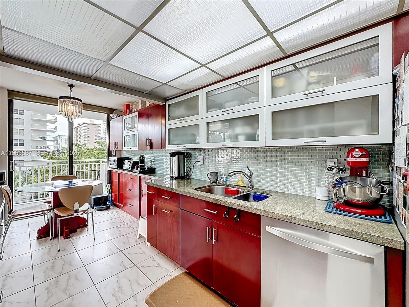 210 174th St 409 photo 3