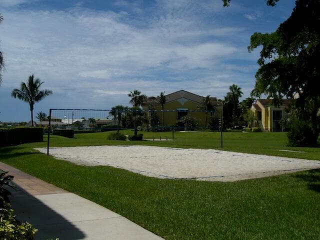 160 YACHT CLUB Way 211 photo 23