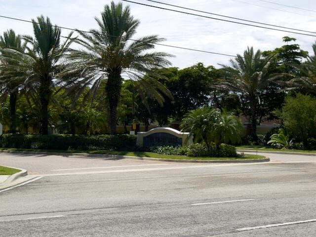 160 YACHT CLUB Way 211 photo 2