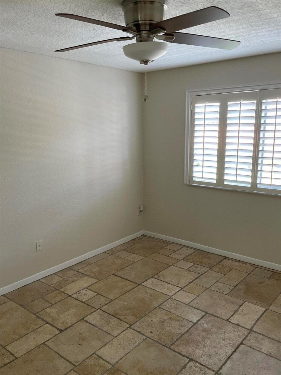 160 YACHT CLUB Way 211 photo 16