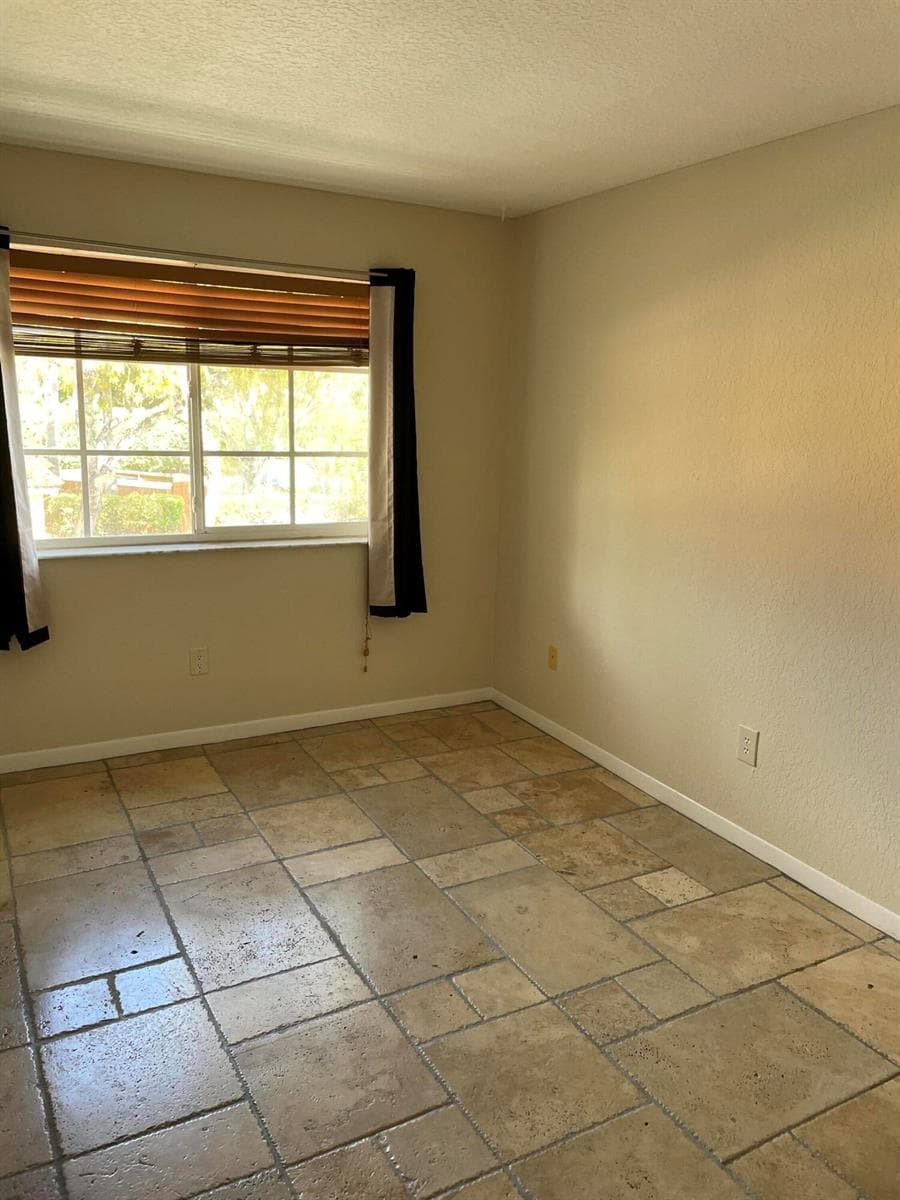 160 YACHT CLUB Way 211 photo 15