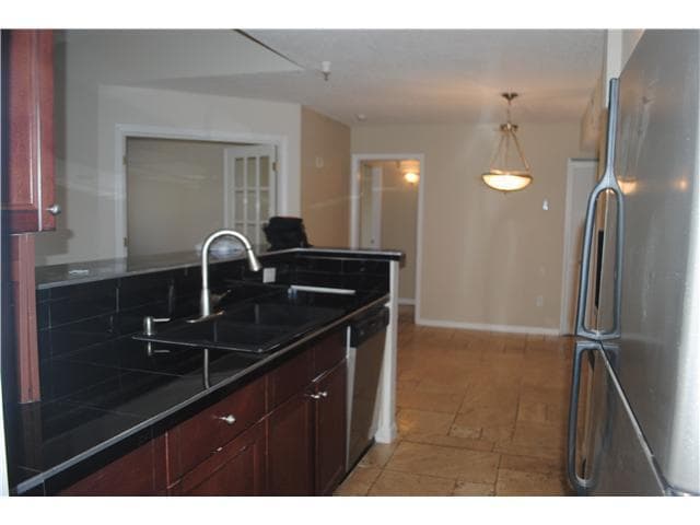 160 YACHT CLUB Way 211 photo 11