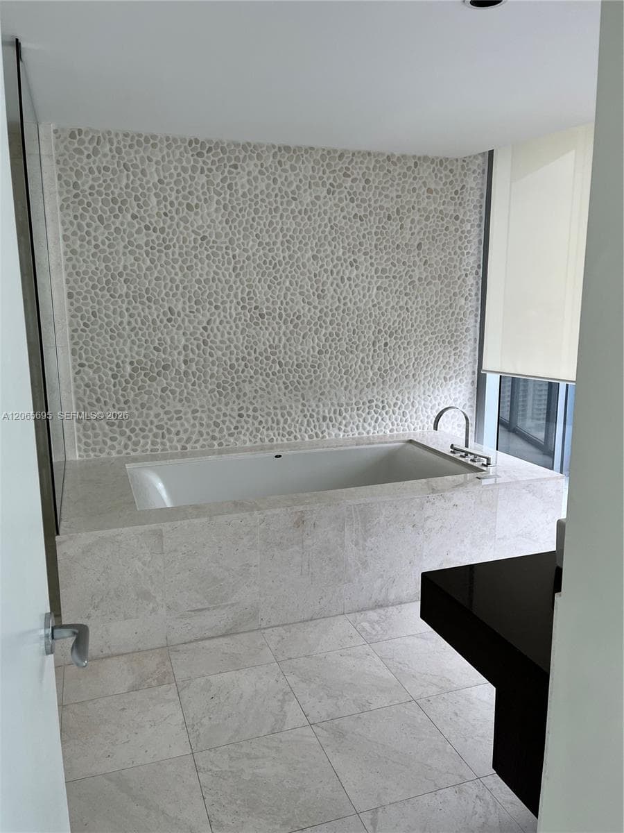 2508 photo 9