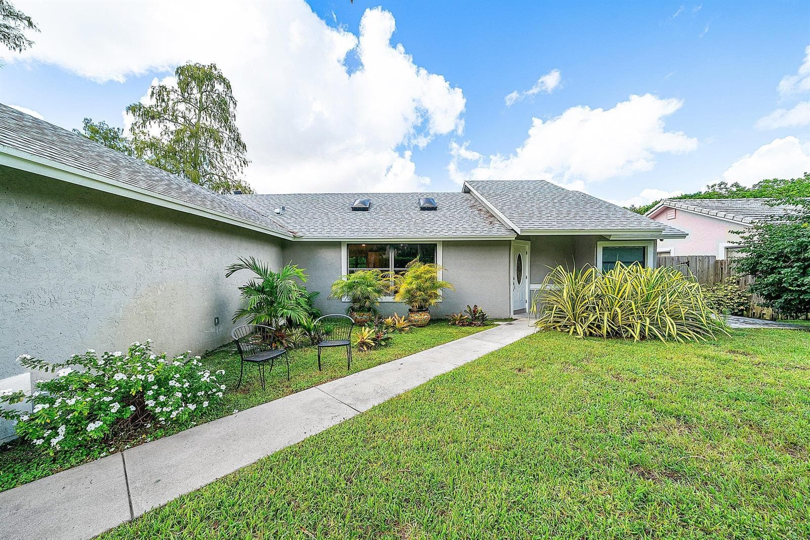 1252 Raintree Lane photo 5