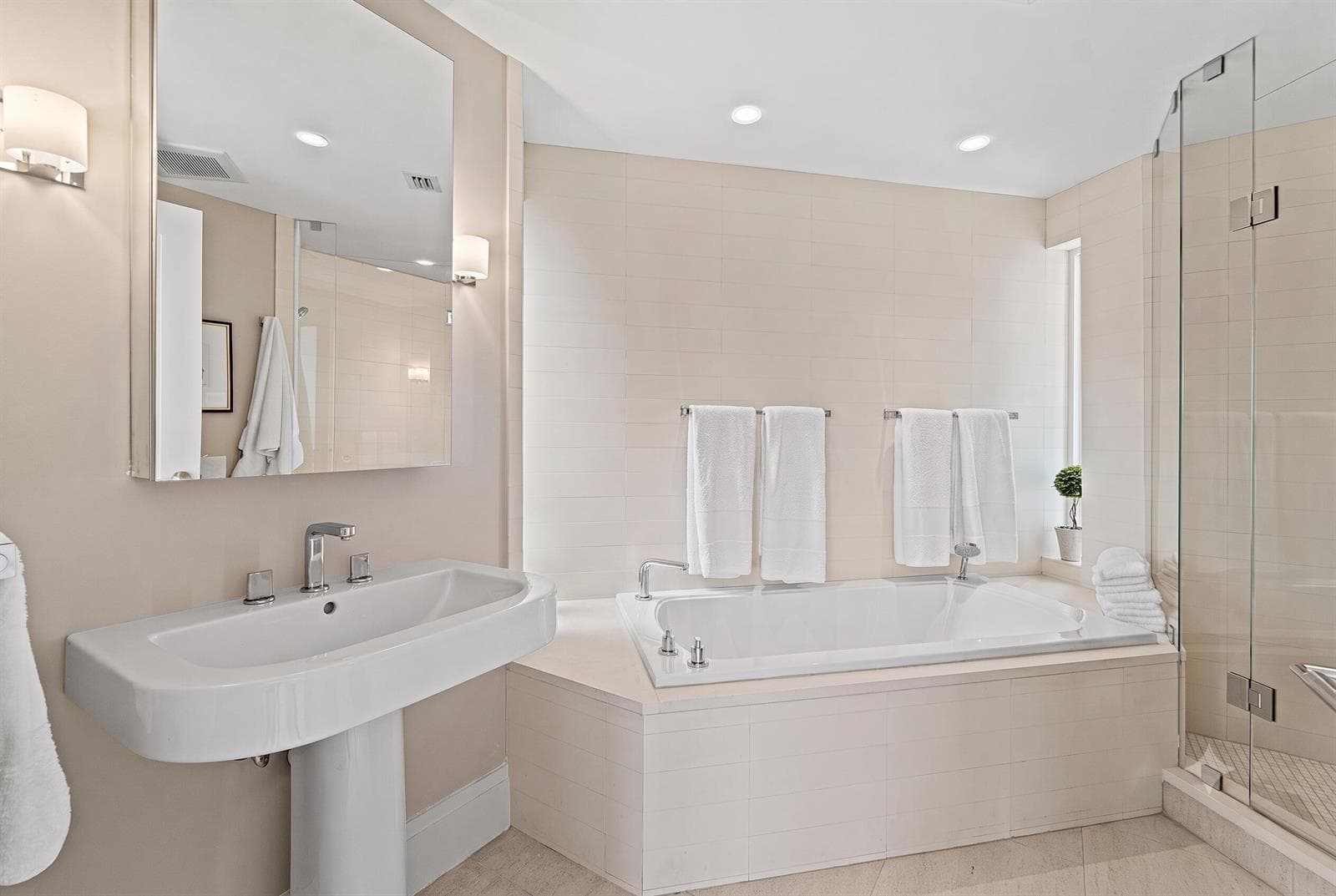 300 SE 5th Avenue 4140 photo 22
