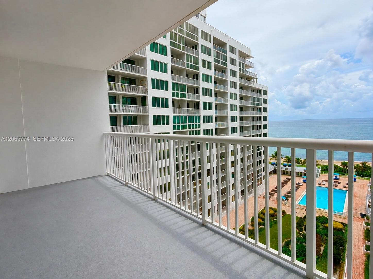 5401 Collins Ave 832 photo 3