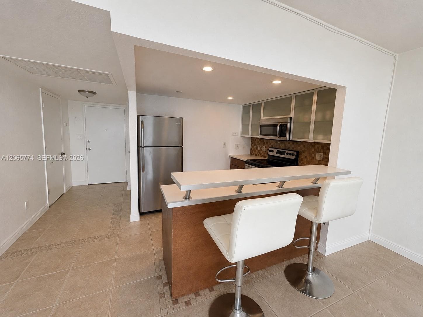 5401 Collins Ave 832 photo 8
