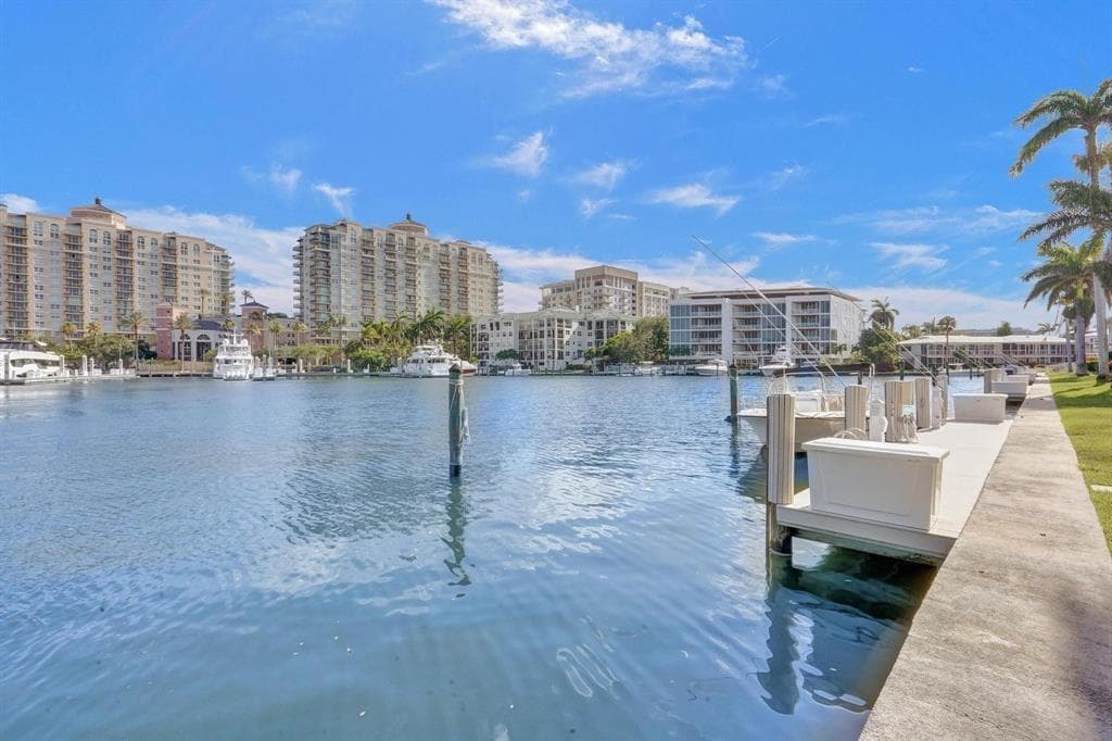2760 YACHT CLUB Boulevard 10C photo 6