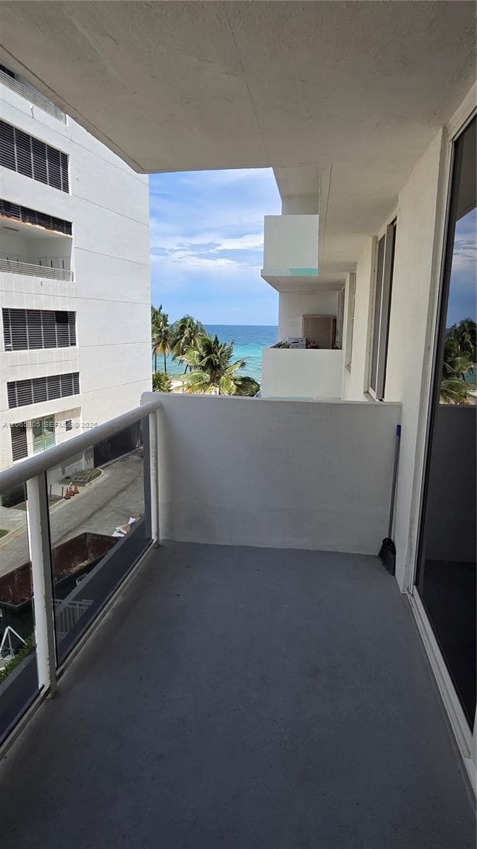 3725 S Ocean Dr 409 photo 6