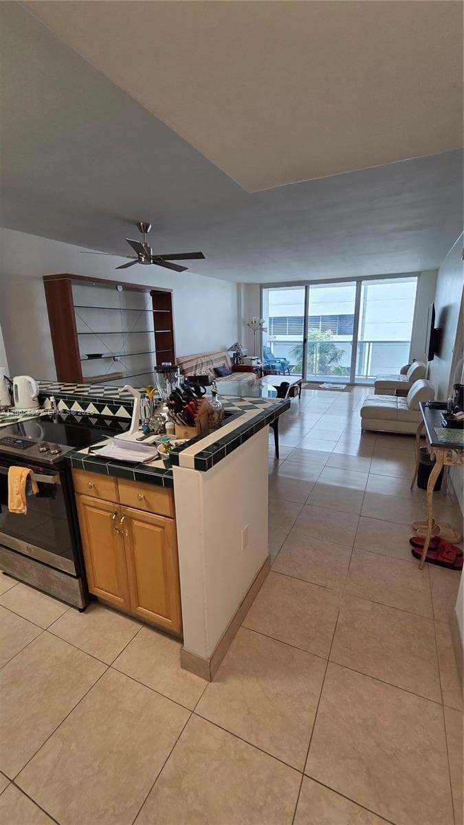 3725 S Ocean Dr 409 photo 16