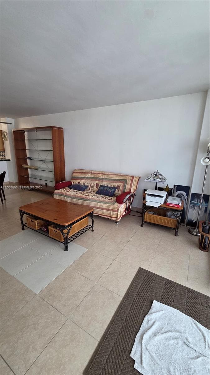 3725 S Ocean Dr 409 photo 9