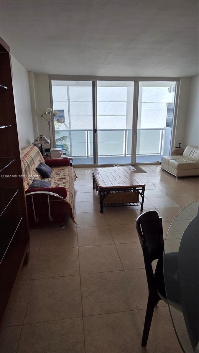 3725 S Ocean Dr 409 photo 11